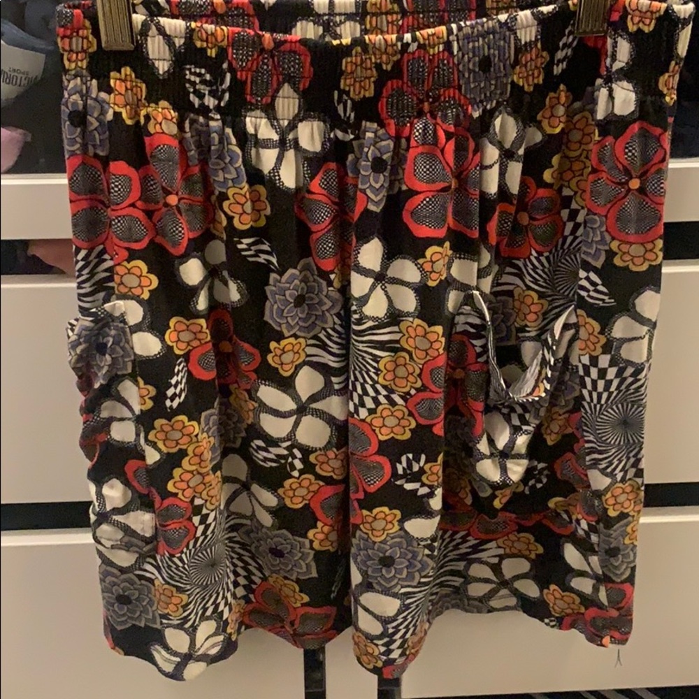 Skirt with pockets